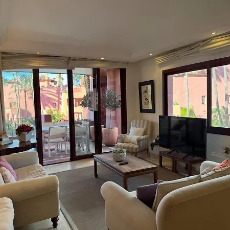 Modern 4 Bed Appartement Estepona